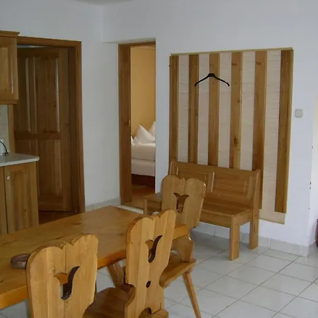 Boroka Apartmanhazak - Fagyoengy House Велем